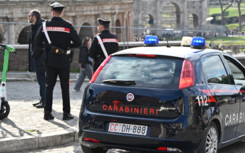 Tredici denunce per alcol, droga e armi sulle strade pisane
