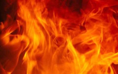 Incendio in azienda di rifiuti a Migliarino: quarto rogo in un mese