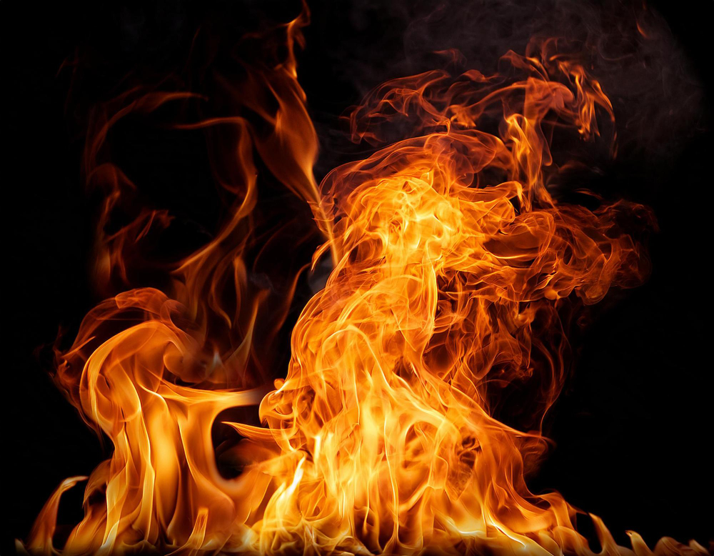 Incendio a Migliarino: sequestrato capannone per indagini